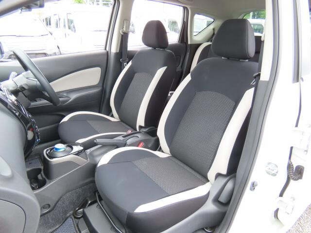 �t�����g�V�[�g����ԗǍD�ł���B�傫�ȉ�����Ȃ��A���S�ł��B����S�n�������ł���B