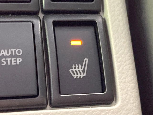 【シートヒーター】寒い日に重宝するシートヒーター!エアコンより早く温まってくれるので寒がりの人も安心ですね♪エアコンの温風は乾燥するから苦手、という方にもをおすすめです。