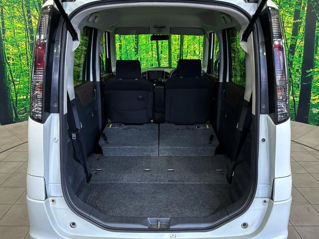 ���i�̂���������ʋ΁A���}���ɏ\���ȉ׎��X�y�[�X���m�ۂ��Ă���܂��B�Z�J���h�V�[�g��|���ƁA�傫�ȉו��̐ύڂ��\�ł���