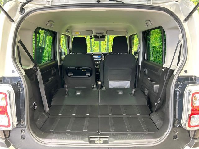 普段のお買い物や通勤、送迎等に十分な荷室スペースを確保しております。セカンドシートを倒すと、大きな荷物の積載も可能です♪