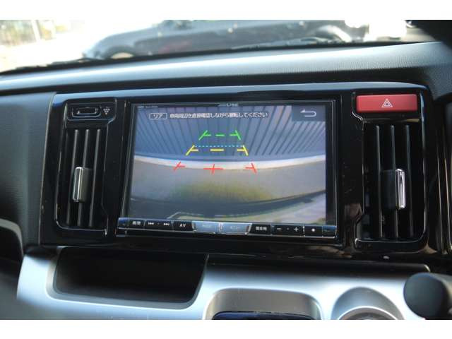 バックカメラも搭載です