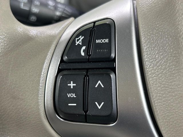 �y�X�e�A�����O�X�C�b�`�z�^�]���A�O������ڐ������炷���ƂȂ��A�I�[�f�B�I���̑��삪�\�ȕ֗��@�\!���S&���K�ȃh���C�u�����o���Ă���܂���