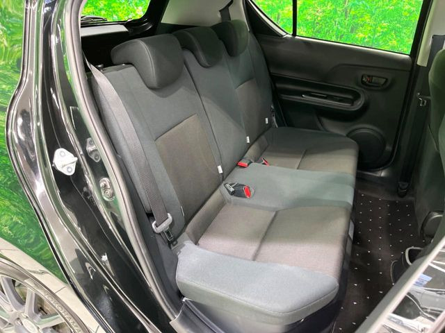 後部座席も気になるようなキズ・汚れやへたり等、大きなダメージはなく、良好な状態です。