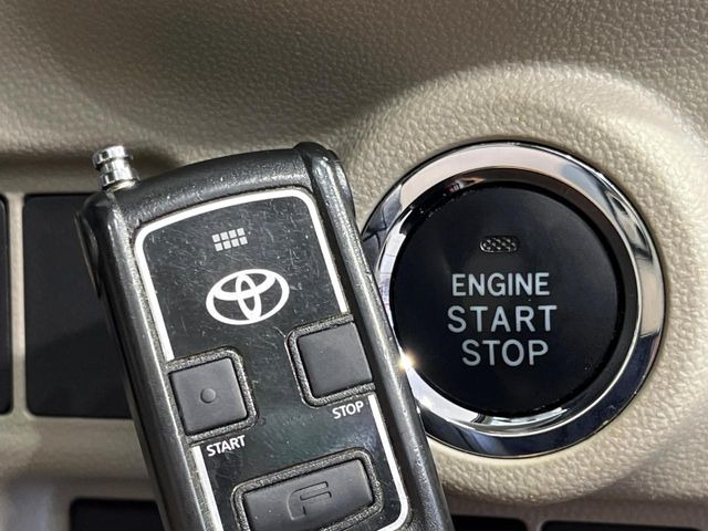 【エンジンスターター】離れた場所からでもリモコンでエンジン始動が可能。乗車前始動で夏場&冬場に大活躍!