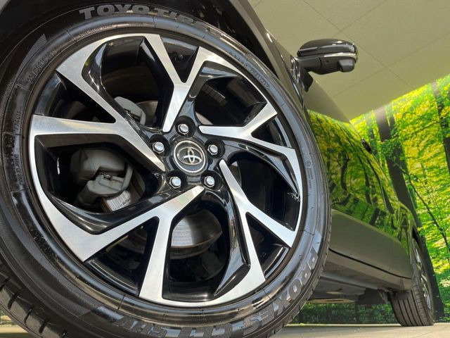 �y����18�C���`�A���~�z�C�[���z�O�ςɃ}�b�`���������A���~�z�C�[���𑕒����Ă���܂��B�e��ЊO�A���~�z�C�[����A�X�^�b�h���X�^�C�����戵�����Ă���܂��B���񂲑��k����������