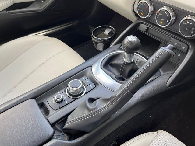 【フロア6速MT】走りの6速MT!!スポーティーな走行をお楽しみいただけます♪