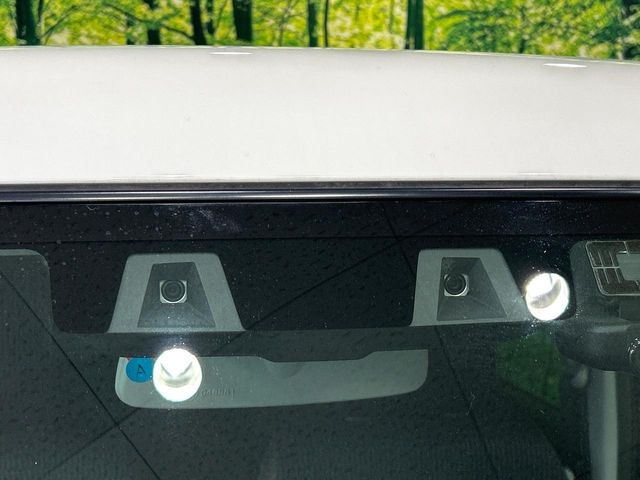 【スズキ セーフティサポート】走行中に前方の車両等を認識し、衝突しそうな時は警報とブレーキで衝突回避と被害軽減をアシスト。より安全にドライブをお楽しみいただけます。