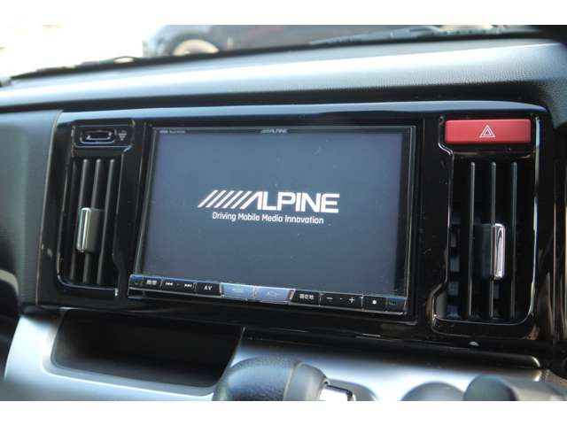 アルパイン8インチメモリーナビ!Bluetooth対応 フルセグ視聴可能です
