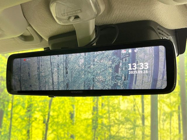 【ドライブレコーダー】安心・安全なカーライフに必須のドライブレコーダーを装備!走行中はもちろん、あおり運転や事故に遭遇した際の状況も映像で記録し、万一のリスクに備えます。