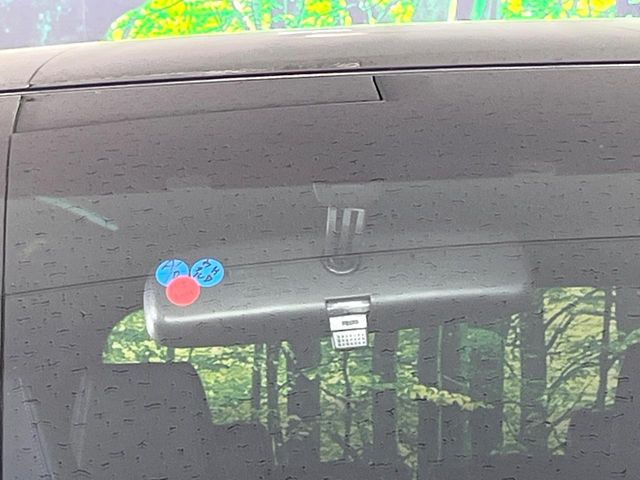 【トヨタセーフティセンス】走行中に前方の車両等を認識し、衝突しそうな時は警報とブレーキで衝突回避と被害軽減をアシスト。より安全にドライブをお楽しみいただけます。