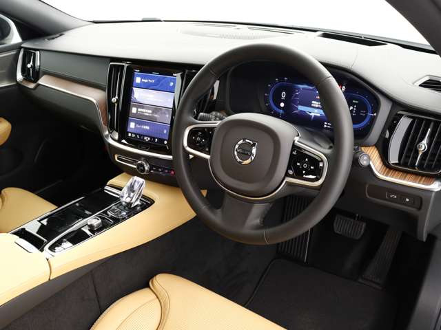 V60ウルトラ T6  AWD プラグインハイブリッド 4WD