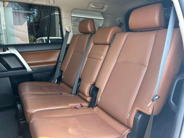 お電話・メールにてご質問・ご相談などお気軽にしてください^^もちろんご来店していただき、直接お車をご覧になってください。試乗もご対応させていただきますので、スタッフ一同お待ちしております。