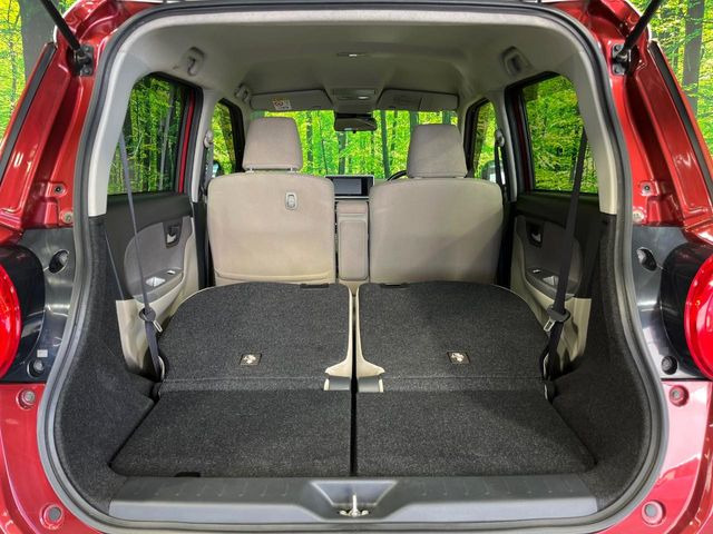 普段のお買い物や通勤、送迎等に十分な荷室スペースを確保しております。セカンドシートを倒すと、大きな荷物の積載も可能です♪