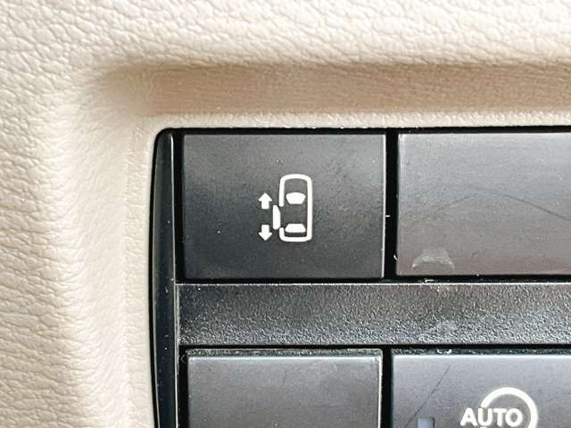 �y�d���X���C�h�h�A�z�h�A�̊J�������^�b�`�ōs�����Ƃ��ł��܂����֗��ȋ@�\�̈�ł��ˁ�