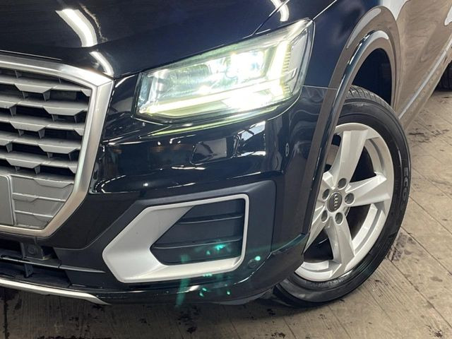 ●LEDヘッドライト:夜間走行時も良好な視界を確保し安心して運転できる高輝度LEDヘッドライトを装備!点灯速度が早く、消費電力も抑えられています。