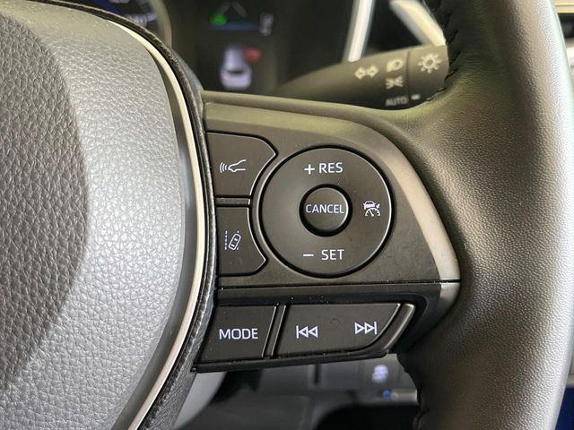 【レーダークルーズコントロール】高速道路での長距離走行が楽に!!自動で速度を保つクルーズコントロールが、衝突軽減システムと連携し、前方の車両を感知して車間を保つように速度調節してくれます!!