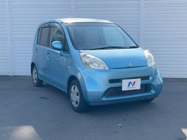 高透明度のガラス皮膜で撥水はもちろん、上質なツヤ・光沢を実現。紫外線や酸性雨から大切な愛車を保護し、色あせ・劣化を防止。「弾スプラッシュコート」、「弾プリミッサコート」からお選びいただけます。