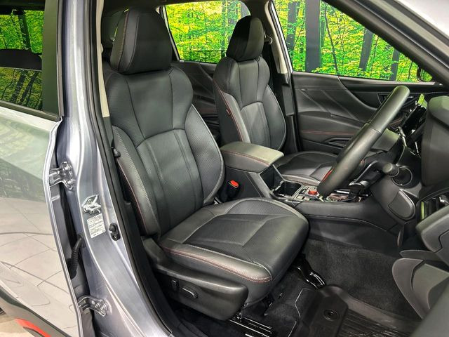 【撥水シート】スノボやダイビング等でありがちな汚れや濡れも心配無用の撥水シート♪雨の日に傘や荷物でシートが濡れたり、飲み物をこぼしたりした時もサッと拭いてきれいになるから大助かり♪