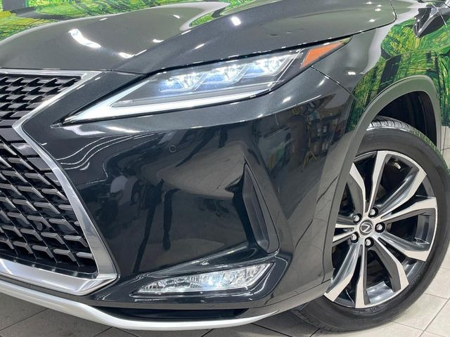 【三眼LEDヘッドライト】スタイリッシュな見た目の三眼LEDヘッドライトを装備♪スタイルだけでなく、夜間の走行も視界良好で安心してお乗りいただけます。