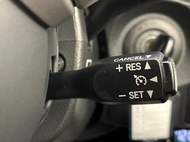 �y�N���[�Y�R���g���[���z�������H�����N���N���s�B�A�N�Z���𗣂��Ă���葬�x�ő��s���ł��A�������^�]���̕��S���y��!�����E�������ȒP�ȃX�C�b�`����Œ����ł��܂��B