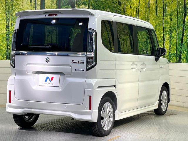 【電動パーキングブレーキ】パーキングブレーキは便利な電動式!ボタン一つで操作でき、アクセルを踏めば自動で解除されます♪レバーやペダルが無いので運転席廻りもすっきりしますね♪