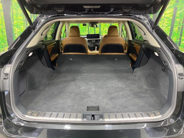 【パワーバックドア】スマートキーや運転席のボタンを押すだけでリアゲートが自動で開閉します!荷物を持っている時や、高い位置にあるバックドアを閉める際に便利な機能です♪