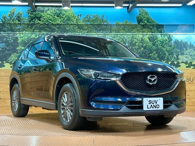 高透明度のガラス皮膜で撥水はもちろん、上質なツヤ・光沢を実現。紫外線や酸性雨から大切な愛車を保護し、色あせ・劣化を防止。「弾スプラッシュコート」、「弾プリミッサコート」からお選びいただけます。