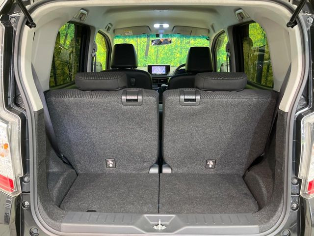 普段のお買い物や通勤、送迎等に十分な荷室スペースを確保しております。セカンドシートを倒すと、大きな荷物の積載も可能です♪