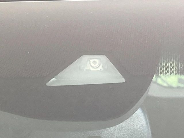 �y�z���_�Z���V���O�z���s���ɑO���̎ԗ�����F�����A�Փ˂������Ȏ��͌x��ƃu���[�L�ŏՓˉ���Ɣ�Q�y�����A�V�X�g�B�����S�Ƀh���C�u�����y���݂��������܂��B