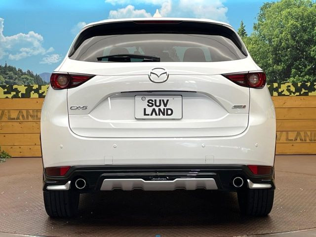 安心の最長10年・走行無制限保証(有償)をご用意。保証内容も充実はもちろん、無料点検&オイル交換や、年中無休の全国・24時間ロードサービスも付帯されておりますのでご安心下さい。