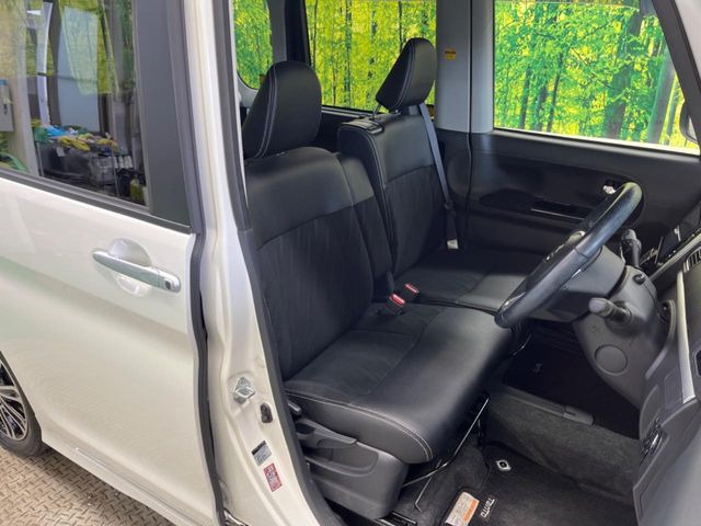 【ハーフレザーシート】高級感と座り心地を両立した人気のシート♪背面・座面のファブリック素材は、通気性の良さや滑りにくさに優れています。気温や服装に左右されず快適にお乗りいただけます。