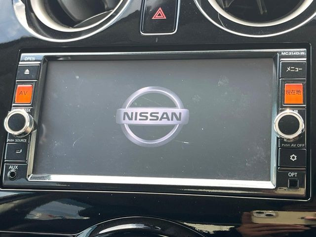 【純正ナビ】人気の純正ナビを装備。オーディオ機能も充実しており、Bluetooth接続すればお持ちのスマホやMP3プレイヤーの音楽を再生可能!毎日の運転がさらに楽しくなります!!