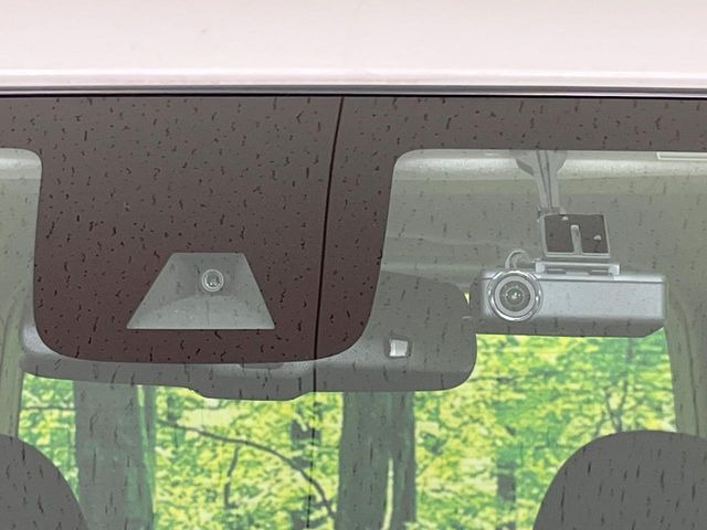 �y�G�}�[�W�F���V�[�u���[�L�z���s���ɑO���̎ԗ�����F�����A�Փ˂������Ȏ��͌x��ƃu���[�L�ŏՓˉ���Ɣ�Q�y�����A�V�X�g�B�����S�Ƀh���C�u�����y���݂��������܂��B