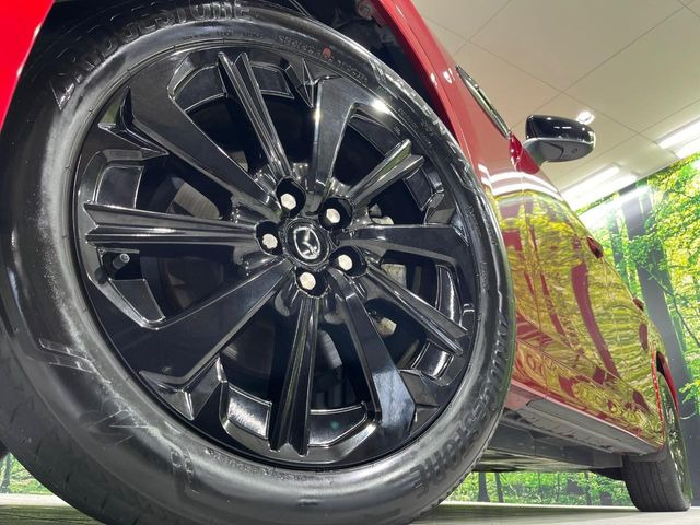 �y����20�C���`�A���~�z�C�[���z�O�ςɃ}�b�`���������A���~�z�C�[���𑕒����Ă���܂��B�e��ЊO�A���~�z�C�[����A�X�^�b�h���X�^�C�����戵�����Ă���܂��B���񂲑��k����������