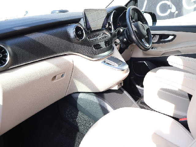 VクラスV220d アバンギャルド エクストラロング AMGライン