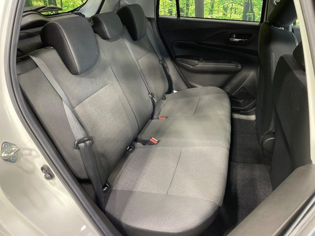 ���i���ȃI���W�i���t���A�}�b�g���I�v�V�����ɂĂ��p�ӂ��Ă���܂��B���D���ȃf�U�C����J���[�����Ԃɍ��킹�đI��ł����������Ƃ��ł��܂���