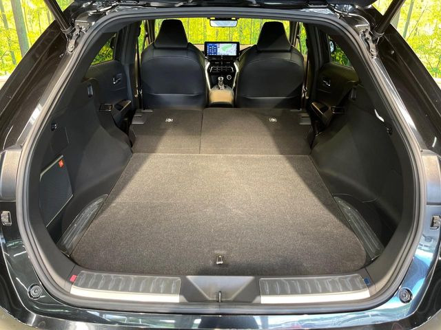 ���i�̂���������ʋ΁A���}���ɏ\���ȉ׎��X�y�[�X���m�ۂ��Ă���܂��B�Z�J���h�V�[�g��|���ƁA�傫�ȉו��̐ύڂ��\�ł���