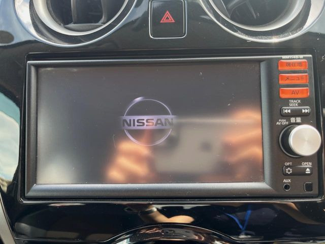 �y�����i�r�z�l�C�̏����i�r�𑕔����Ă���܂��B�i�r�̎g���₷���͂������A�I�[�f�B�I�@�\���[��!�L�����v�◷�s�͂������A�ʋ΂┃�����ȂǕ��i�̃h���C�u���y�����Ȃ�͂���