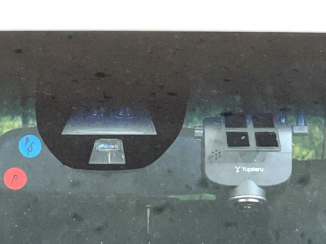 �y�V�e�B�u���[�L�A�N�e�B�u�V�X�e���z�ᑬ���s���ɑO���̎ԗ�����F�����A�Փ˂������Ȏ��͌x��ƃu���[�L�ŏՓˉ���Ɣ�Q�y�����A�V�X�g�B�����S�Ƀh���C�u�����y���݂��������܂��B