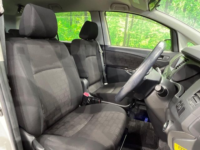 運転席シート廻りは使用感も少なく、良好な状態となっています。丁寧に使われていたことがよくわかりますね。