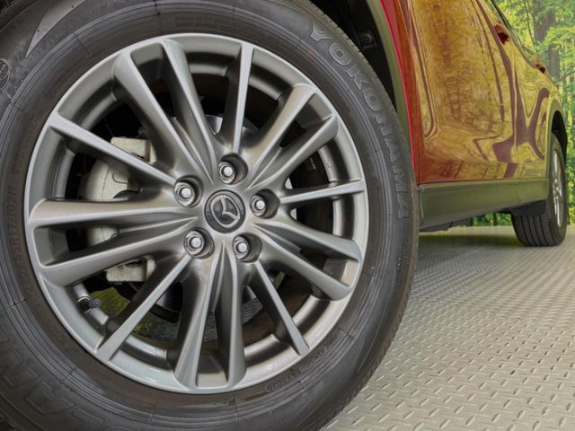 【純正アルミ17インチホイール】外観にマッチした純正アルミホイールを装着しております。各種社外アルミホイールや、スタッドレスタイヤも取扱いしております。是非ご相談ください♪