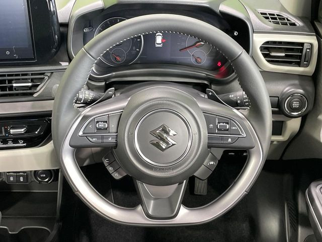 �y�X�e�A�����O�X�C�b�`�z�^�]���A�O������ڐ������炷���ƂȂ��A�I�[�f�B�I���̑��삪�\�ȕ֗��@�\!���S&���K�ȃh���C�u�����o���Ă���܂���