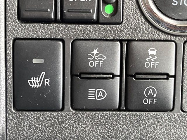 【スマートアシスト】走行中に前方の車両等を認識し、衝突しそうな時は警報とブレーキで衝突回避と被害軽減をアシスト。より安全にドライブをお楽しみいただけます。