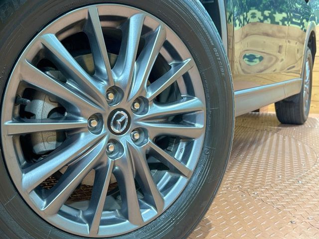 【純正17インチアルミホイール】外観にマッチした純正アルミホイールを装着しております。各種社外アルミホイールや、スタッドレスタイヤも取扱いしております。是非ご相談ください♪