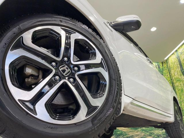 �y����17�C���`�A���~�z�C�[���z�O�ςɃ}�b�`���������A���~�z�C�[���𑕒����Ă���܂��B�e��ЊO�A���~�z�C�[����A�X�^�b�h���X�^�C�����戵�����Ă���܂��B���񂲑��k����������