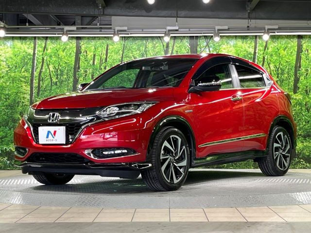 高透明度のガラス皮膜で撥水はもちろん、上質なツヤ・光沢を実現。紫外線や酸性雨から大切な愛車を保護し、色あせ・劣化を防止。「弾スプラッシュコート」、「弾プリミッサコート」からお選びいただけます。