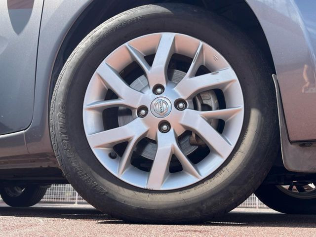 �y����15�C���`�A���~�z�C�[���z�O�ςɃ}�b�`���������A���~�z�C�[���𑕒����Ă���܂��B�e��ЊO�A���~�z�C�[����A�X�^�b�h���X�^�C�����戵�����Ă���܂��B���񂲑��k����������