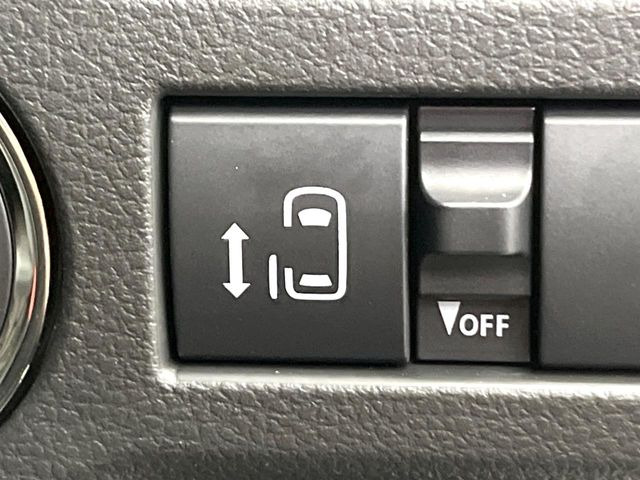 【パワースライドドア】スマートキーや運転席のスイッチでスライドドアの開閉が可能♪電動だから力を入れてドアを開ける必要が無く、小さいお子様でも、重い荷物を持っている時もラクに開け閉めできます♪