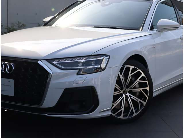 A860 TFSI e クワトロ 4WD