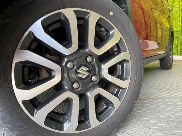 【純正15インチアルミホイール】外観にマッチした純正アルミホイールを装着しております。各種社外アルミホイールや、スタッドレスタイヤも取扱いしております。是非ご相談ください♪